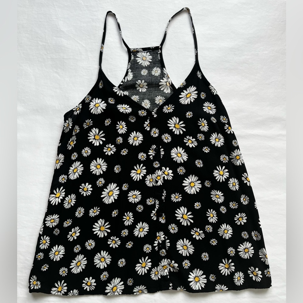Super Cute and Flowy Daisy Top